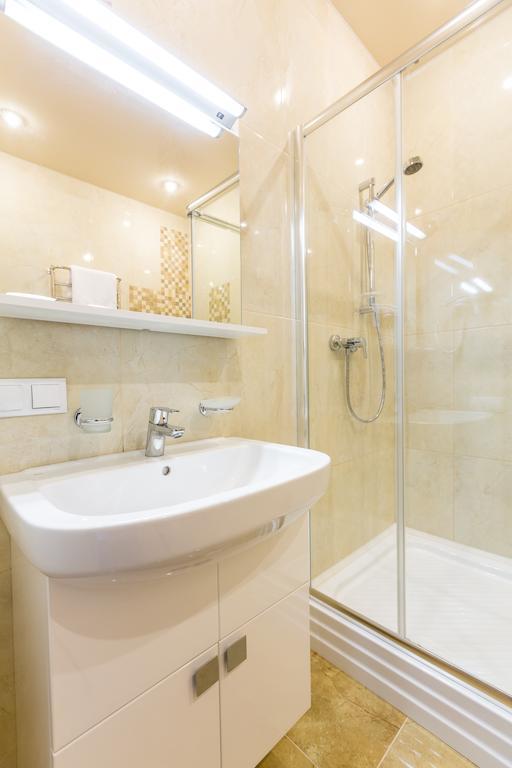 Hotel Premier Kamyanske Dış mekan fotoğraf