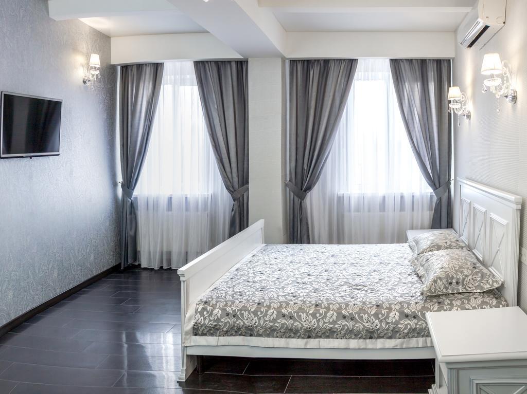 Hotel Premier Kamyanske Dış mekan fotoğraf
