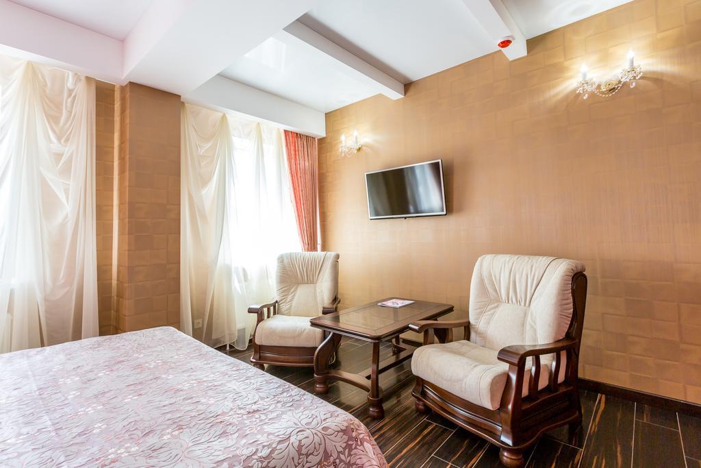 Hotel Premier Kamyanske Dış mekan fotoğraf